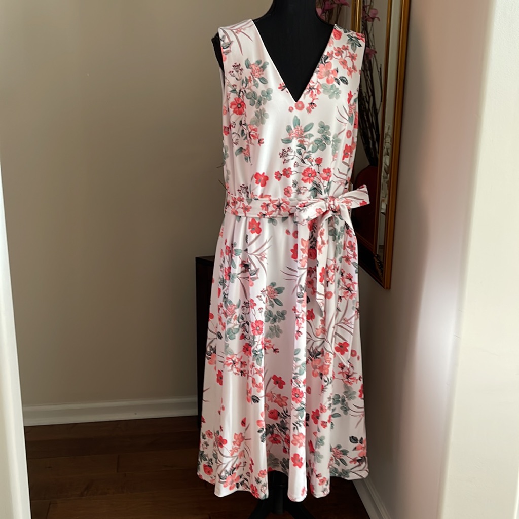 Calvin Klein Floral Print Fit &Flare V-Neck Sleeveless Tie Belt Plus Dress 16w